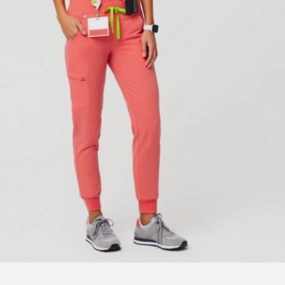 FIGS Women’s Zamora jogger XS HOT CORAL